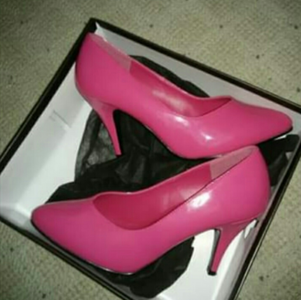 Women's pleaser Glossy hot pink shoe